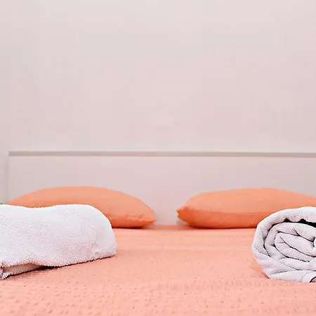 Studio Apartman Zara *