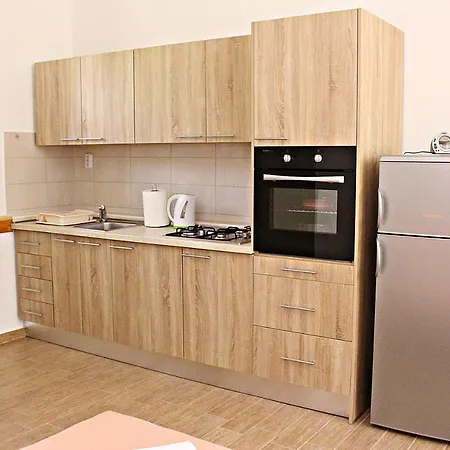 Apartment Studio Apartman Zara