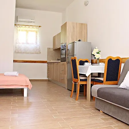 Studio Apartman Zara Lägenhet *